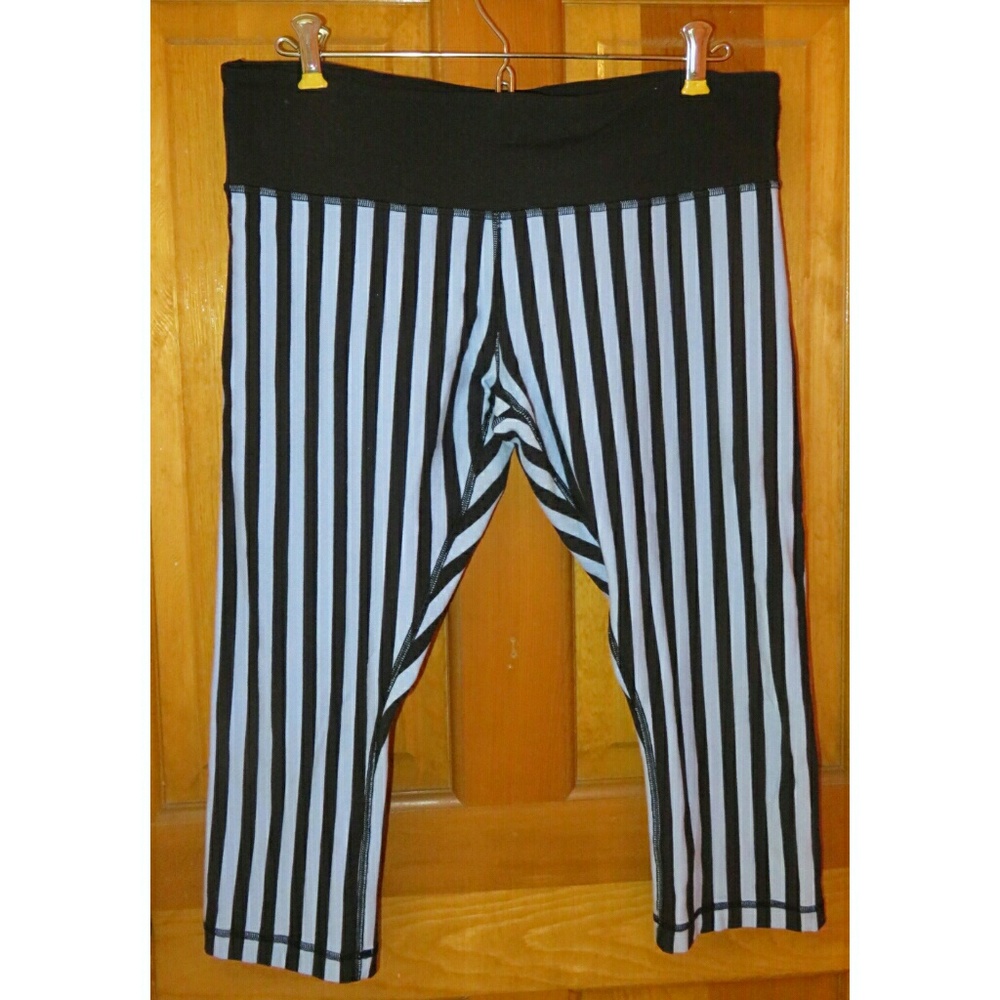 Lulu WU Sea Stripe Crops Leggings